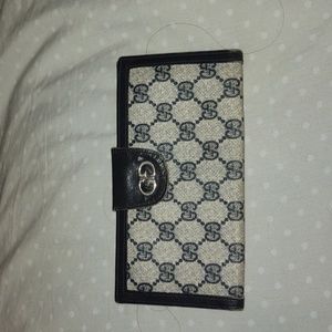 Authentic Vintage Gucci Leather Wallet